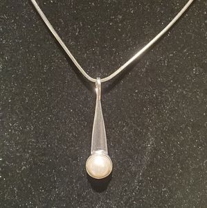 Genuine pearl Solid .925 STERLING SILVER Pendant ON 925 chain